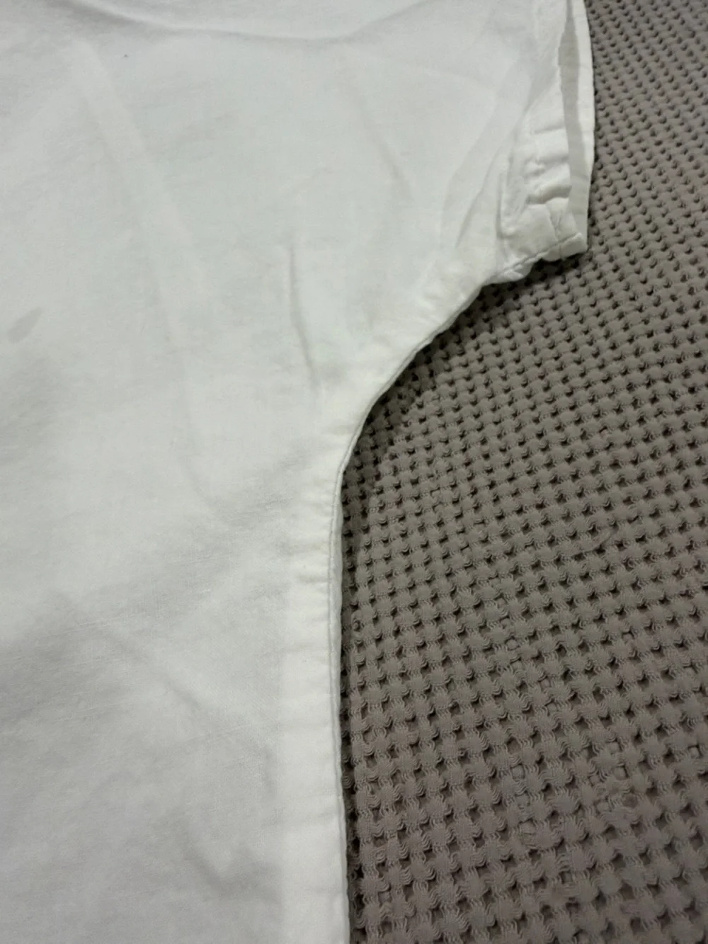 Minimalist White Wrap-Style Short Sleeve Top - Picture 6 of 6